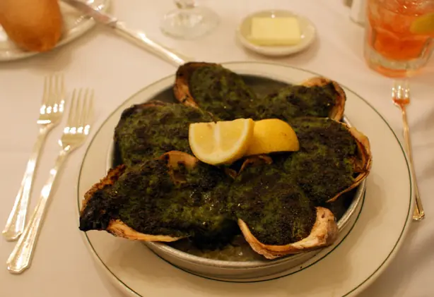 Foto von Oysters Rockefeller - Der luxuriöse Klassiker aus New Orleans – fertig angerichtet