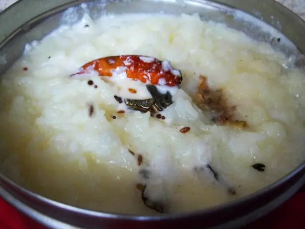 Foto von Pakhala Bhata (Dahi Pakhala) - Der erfrischende indische Sommer-Klassiker – fertig angerichtet