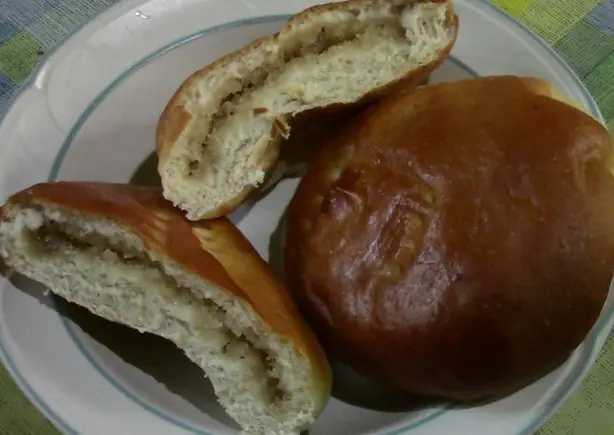 Foto von Pan de Coco (Philippinische Kokosnuss-Brötchen) – fertig angerichtet