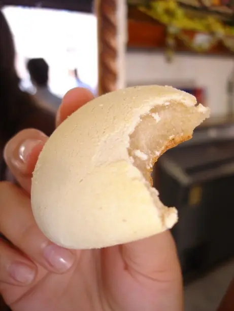Foto von Pandebono (Kolumbianisches Käsebrot) – fertig angerichtet