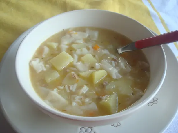 Foto von Pantrucas (Chilenische Teigtaschen-Suppe) – fertig angerichtet