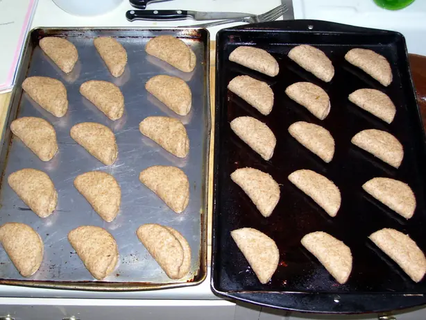 Wikipedia-Bild - Parker_House_Rolls.jpg - Foto: Phil! Gold from Pikesville, MD, USA - CC BY-SA 2.0