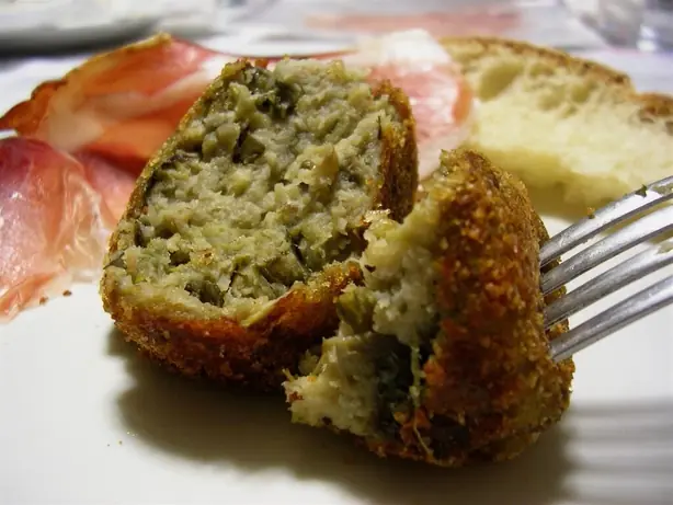 Foto von Polpettone di melanzane (Ligurischer Auberginen-Braten) – fertig angerichtet