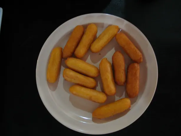 Foto von Puerto-ricanische Sorullos (Maismehl-Sticks) – fertig angerichtet
