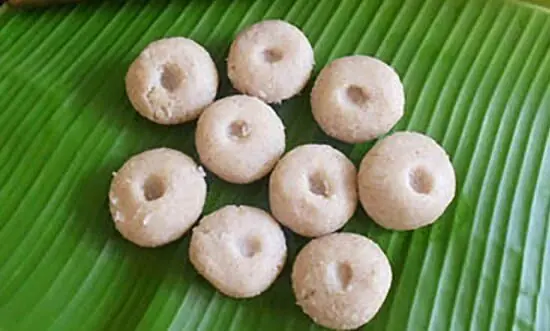 Foto von Pundi Gatti (Gedämpfte Mangalore-Reisklöße) – fertig angerichtet
