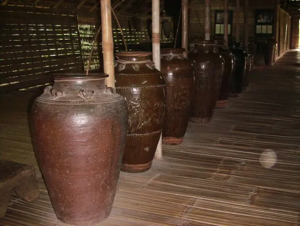 Foto von Rượu Cần (Vietnamesischer Krug-Reiswein) – fertig angerichtet