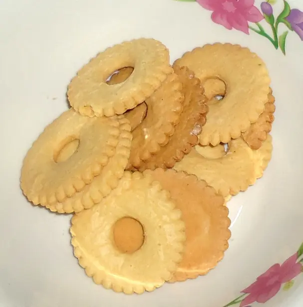 Foto von Rosquillos (Philippinische Ring-Kekse) – fertig angerichtet