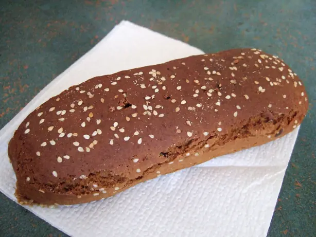 Foto von Roti Gambang (Indonesisches Gewürzbrot) – fertig angerichtet