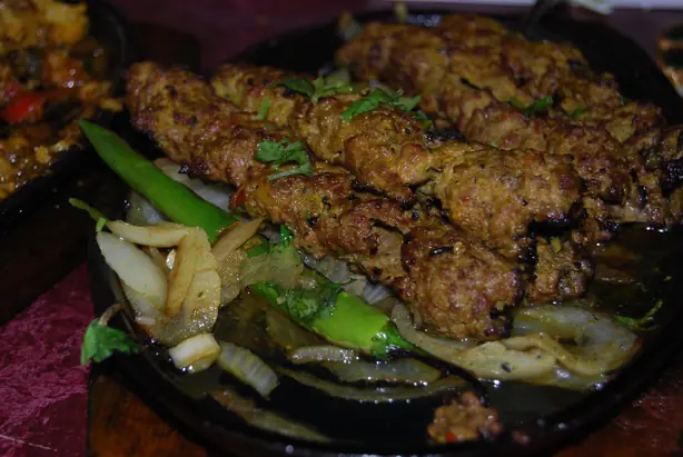 Foto von Seekh Kebab – fertig angerichtet