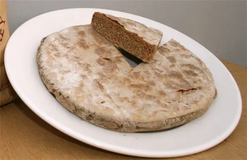 Foto von Selkirk Bannock – fertig angerichtet