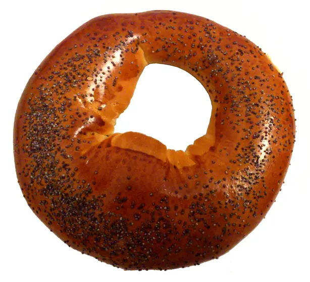 Foto von Shlishkes (Ungarisch-Jüdische Kartoffelklöße) – fertig angerichtet