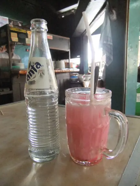 Foto von Soda Gembira (Glückliche Soda) – fertig angerichtet