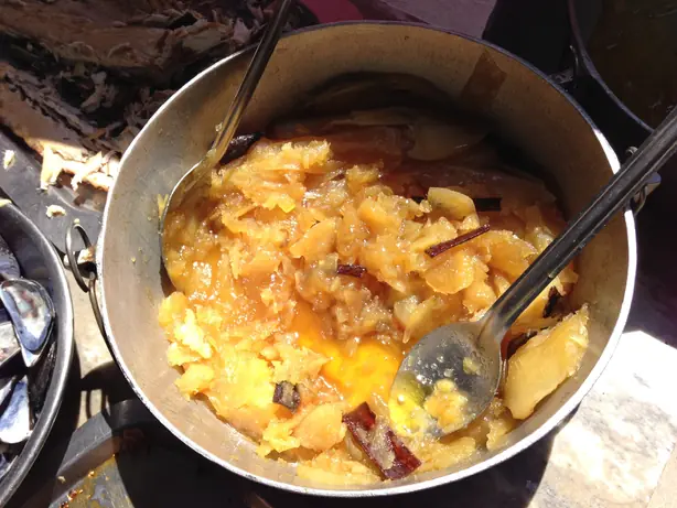 Foto von Soetpatats (Südafrikanische karamellisierte Süßkartoffeln) – fertig angerichtet