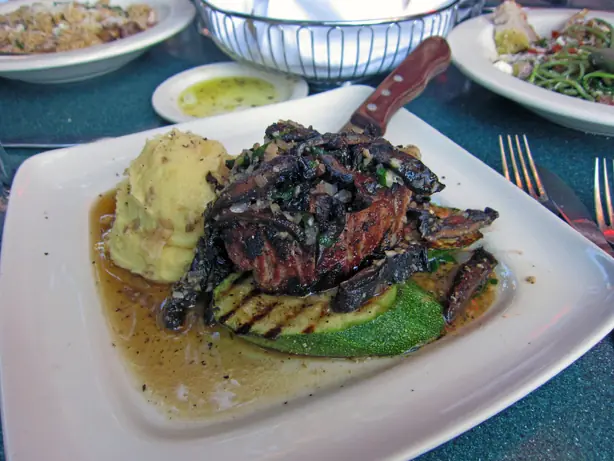 Foto von Steak de Burgo – fertig angerichtet