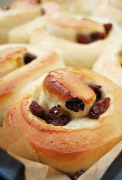 Foto von Süßes Hefebrötchen (Sweet Roll) – fertig angerichtet