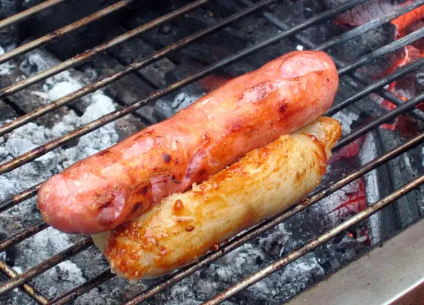 Foto von Taiwanischer Reis-Hotdog (Da Chang Bao Xiao Chang) – fertig angerichtet