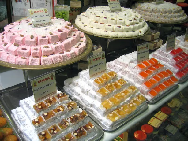 Foto von Turkish Delight (Lokum) – fertig angerichtet