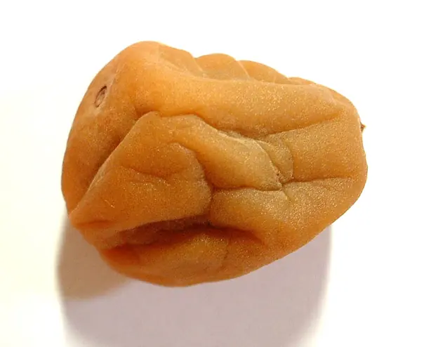 Foto von Umeboshi (Japanische Salzpflaumen) – fertig angerichtet