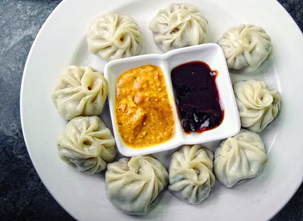 Foto von Xab Momo (Tibetische Fleisch-Teigtaschen) – fertig angerichtet