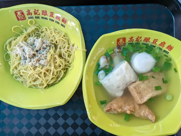 Foto von Yong Tau Foo (Gefüllter Tofu nach Hakka-Art) – fertig angerichtet