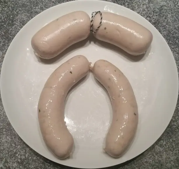 Foto von Traditionelle Münchner Stockwurst – fertig angerichtet