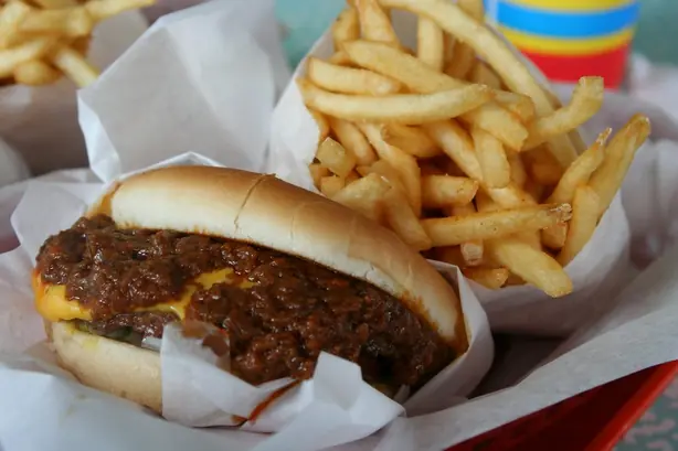 Foto von Echter Carolina Burger – fertig angerichtet