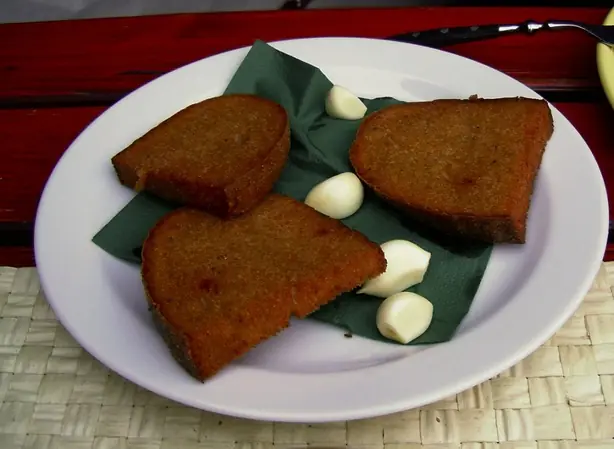 Foto von Topinky (Tschechisches Knoblauchbrot) – fertig angerichtet