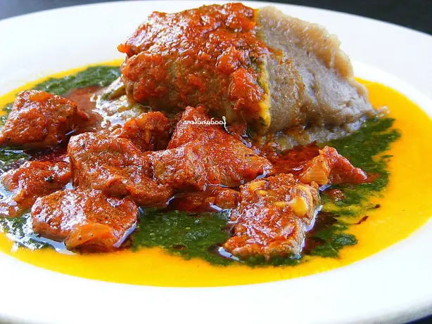 Foto von Nigerianische Abula (Gbegiri, Ewedu & Obe Ata) – fertig angerichtet