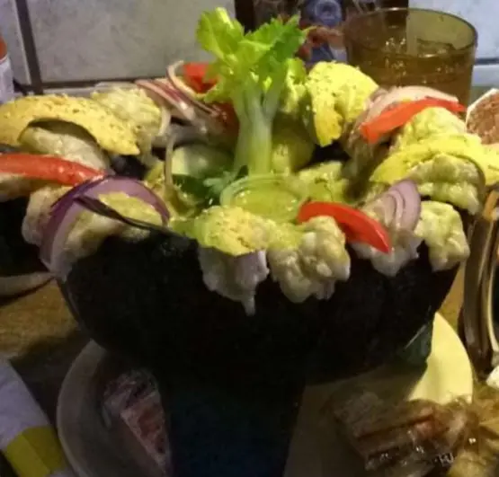 Foto von Klassisches Aguachile Verde (Mexikanische scharfe Garnelen) – fertig angerichtet