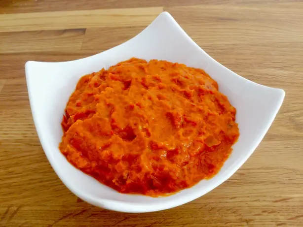 Foto von Hausgemachtes Ajvar (Balkan-Paprika-Relish) – fertig angerichtet