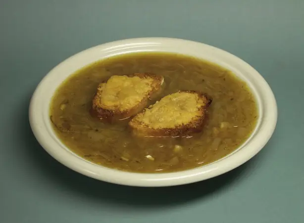 Zwiebelsuppe-RZ – Foto: Rainer Z ... (CC BY-SA 3.0)